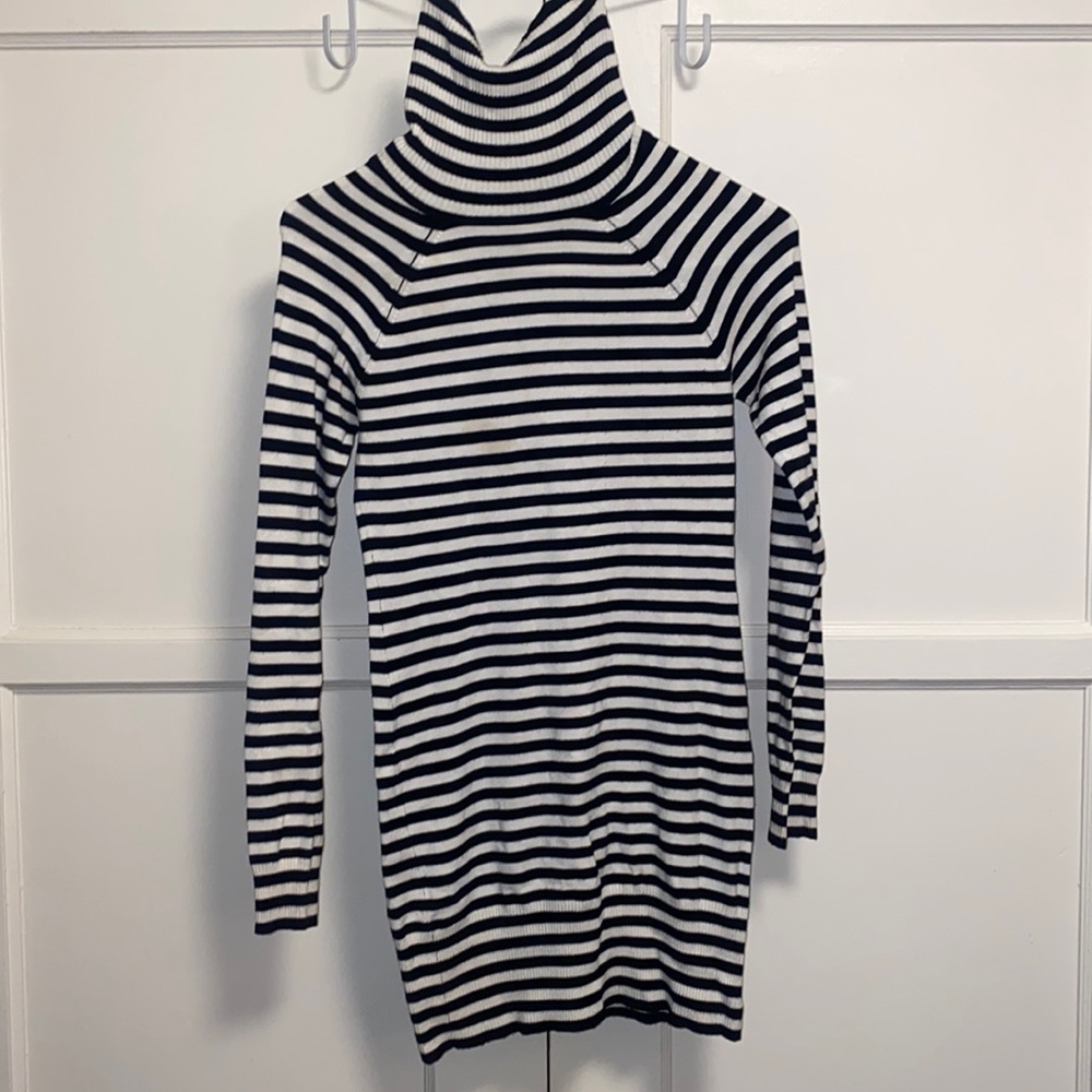 Twenty One Small Long Sleeve Black White Stripe Turtle Neck Shirt